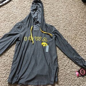 Iowa Hawkeyes Colosseum pullover